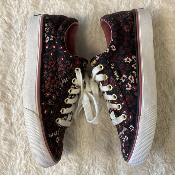 Keds Women's Jump Kick Floral Sneaker - Picture 9 of 13